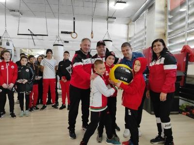 Pulse Gym Shop с подкрепа за младите надежди на българския бокс